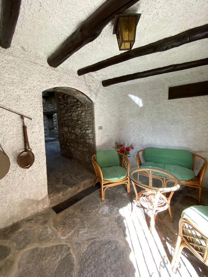 Independent Stone House With Lake View Муссо Экстерьер фото